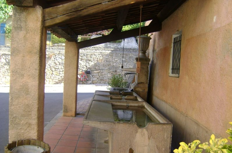 lavoir-vins-sur-caramy.png