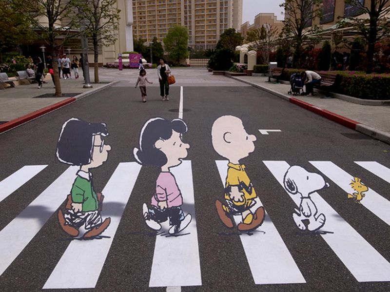 http://aubrylia.a.u.pic.centerblog.net/pass8Peanut-Abbey-Road-Snoopy-Crosswalk.jpg